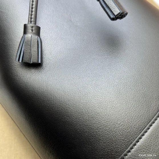 First bag ru bag Diana Gucci bucket small 0822